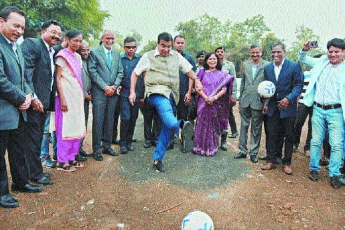 gadkari football_1 &