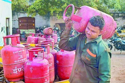 LPG cylinder prices of 14.2 kg hiked by Rs 100 in Dec so far