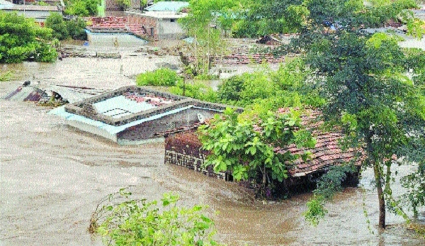 After ‘once-in-315-yrs’ floods, Gosikhurd project building flood ...