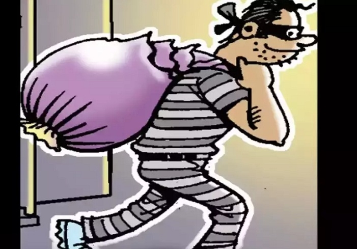 rs-20-32-lakh-cash-burgled-from-doctor-s-house-in-ajni-the-hitavada