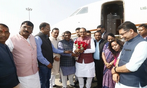 CM at Dumna Airport