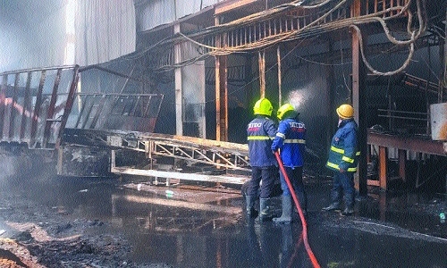 factory fire at MIDC Hingna