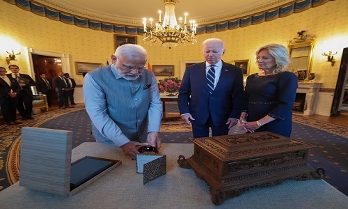 Modi gifts sandalwood box 