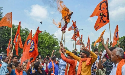 VHP, Bajrang Dal hold protest in Delhi 