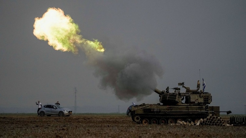 Israeli  artillery 