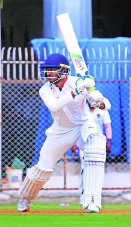 Vidarbha woes Batters fail; Umesh 