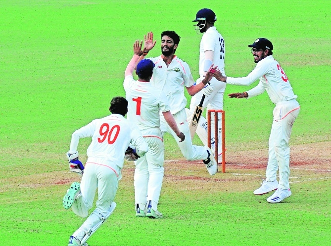 Vidarbha pacer Aditya Thakare