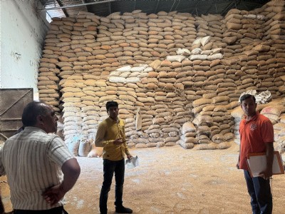 Food Deptt seizes paddy, rice under Essential Commodities Act