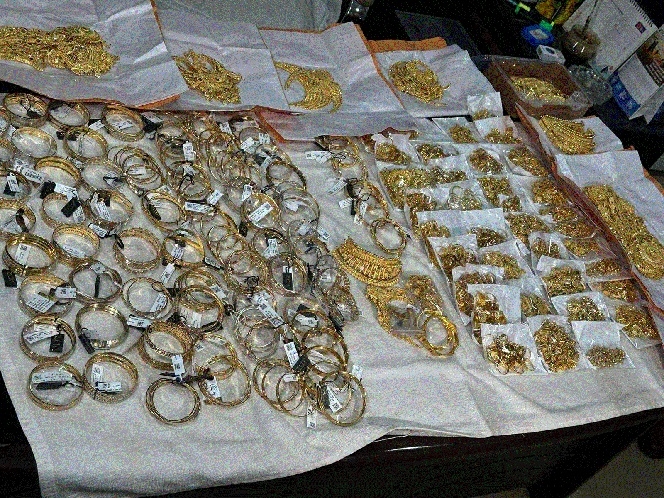 Rs 8 cr gold seized