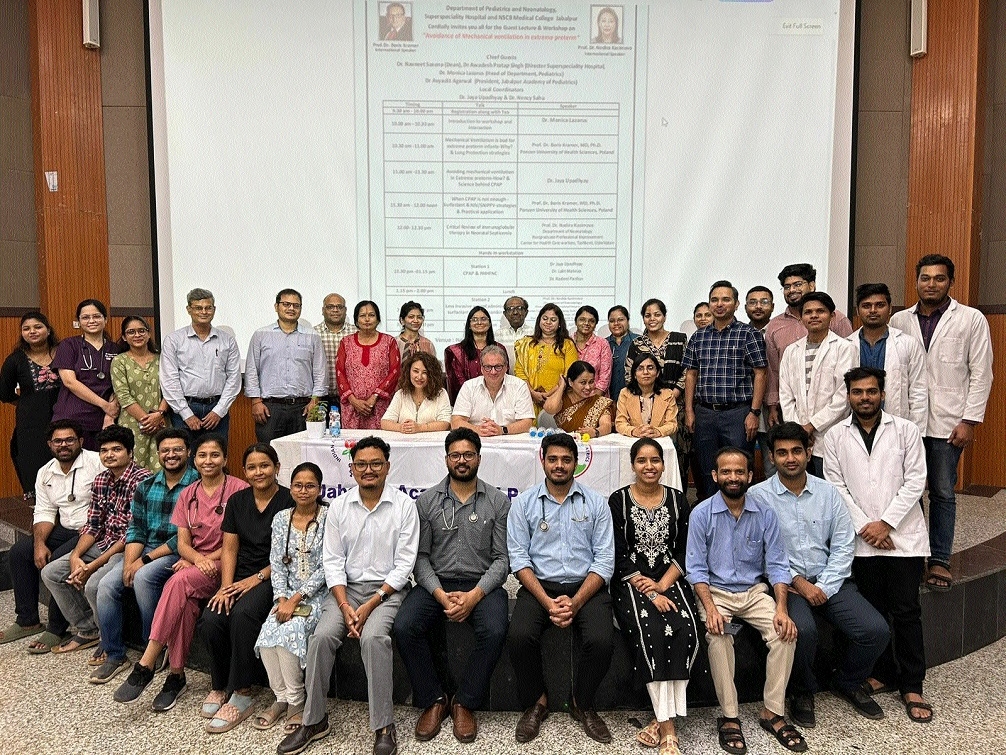 Participants with the invited dignitaries during the workshop