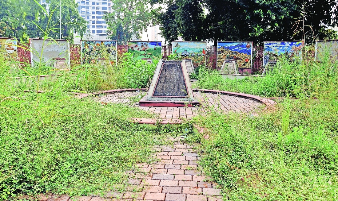 The dilapidated condition of the Vande Mataram garden in Bajeria