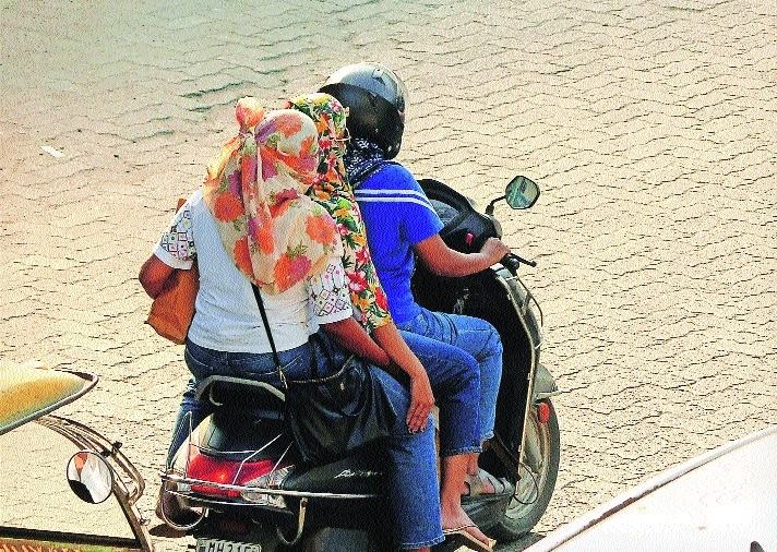   Helmet laws be made applicable both for riders