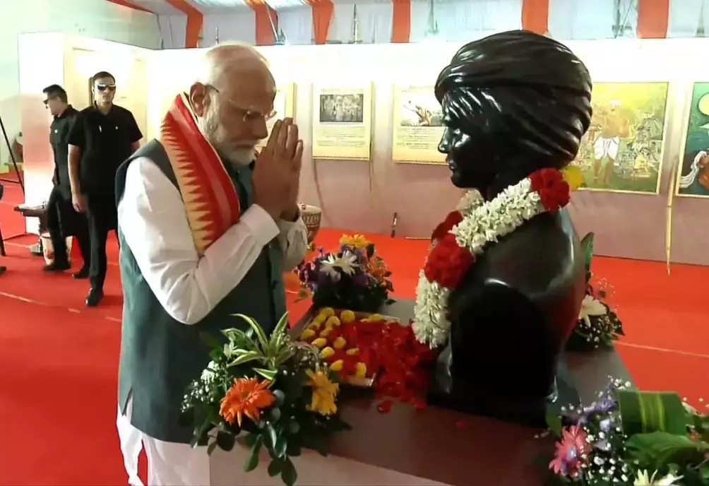 President PM pay tributes to Birsa Munda