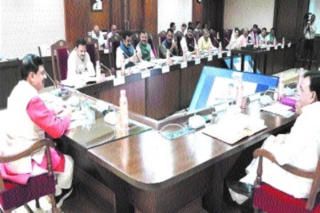 Cabinet ratifies 35 pc reservation for women in civil services