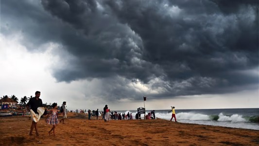 IMD issues red alert for four districts in Kerala