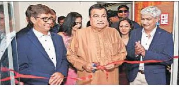 Gadkari opens Modular OfficeFurniture Experience Centre