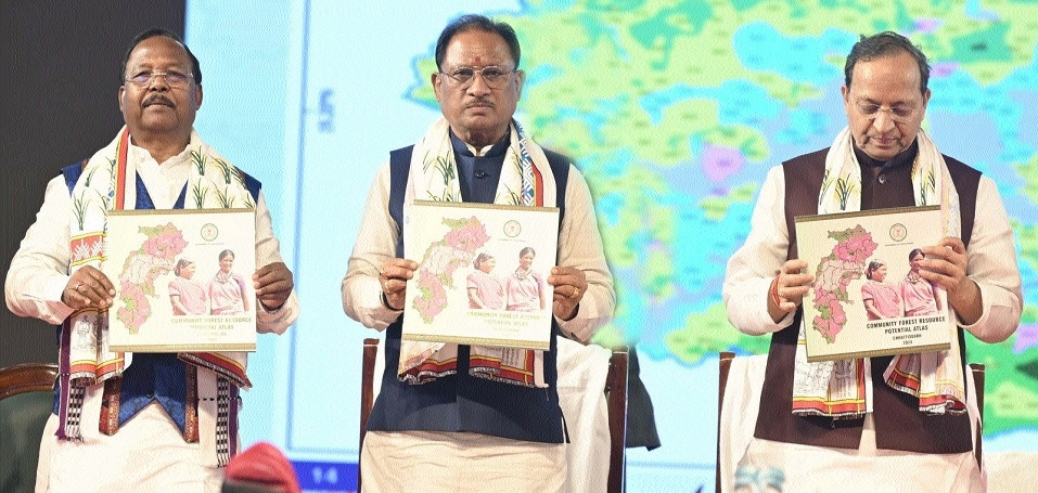 Chief Minister Vishnu Deo Sai along with Tribal Welfare Minister Ramvichar Netam and Rajya Sabha