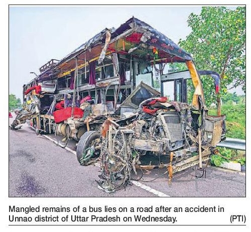 bus hits tanker in UP