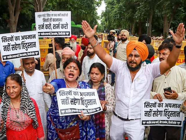 Members of a Sikh group 