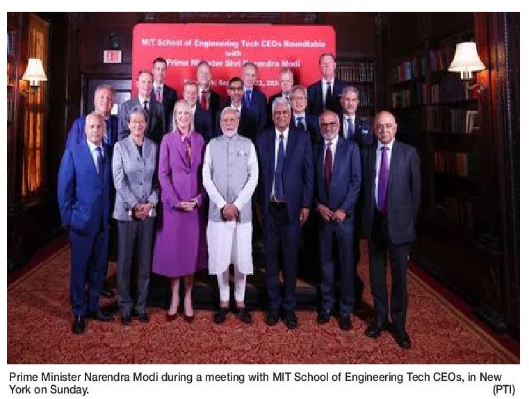 Modi with ceos