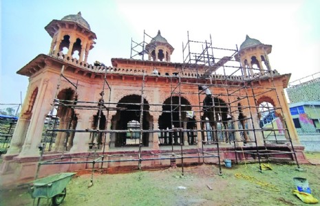 Restoration of band stand at Kasturchand Park begins